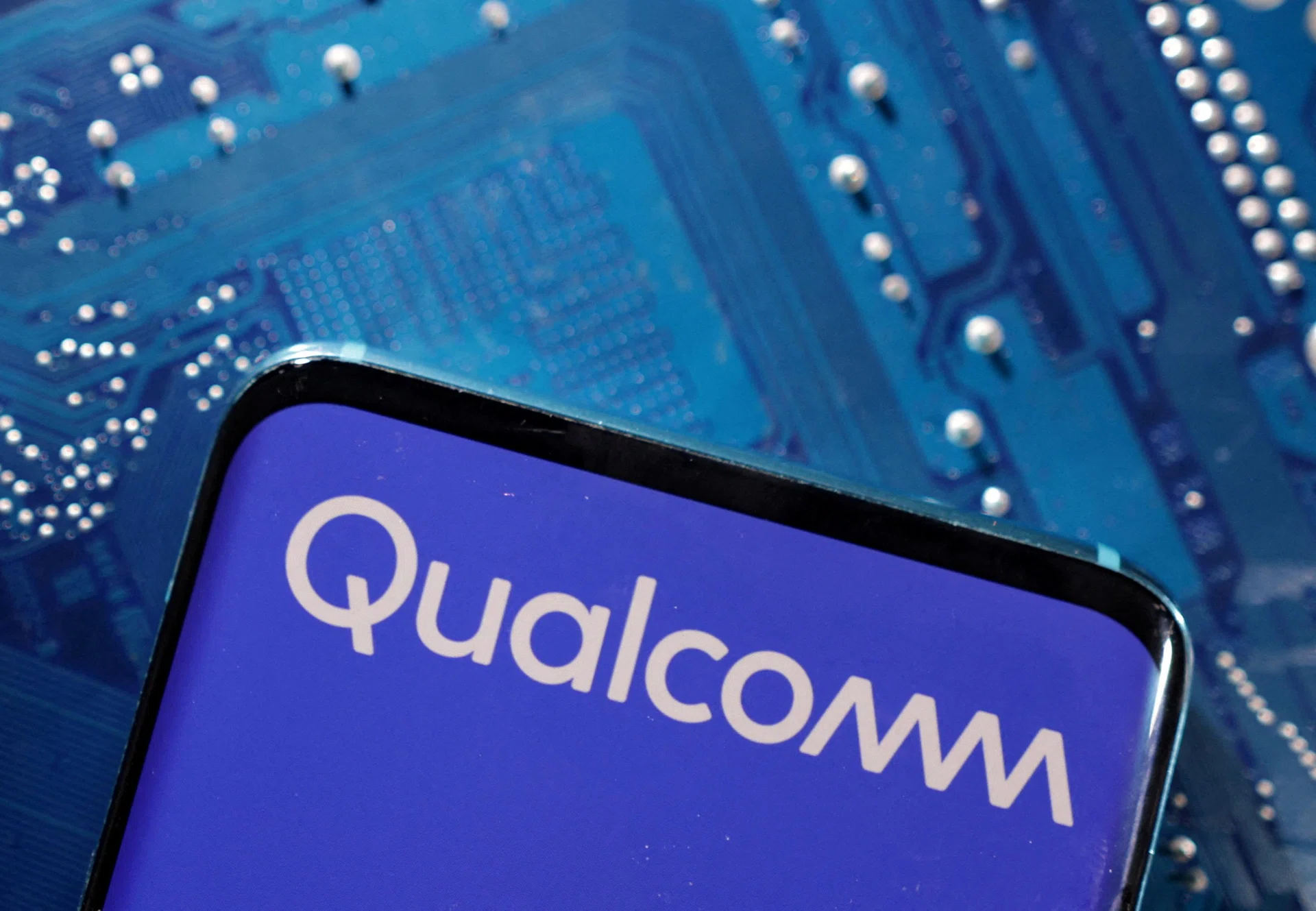 US tech giant Qualcomm acquires GenAI unit of Vietnam’s Vingroup